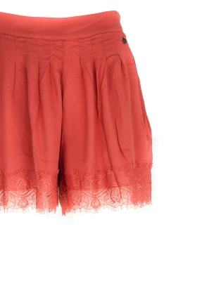 شلوارک زنانه