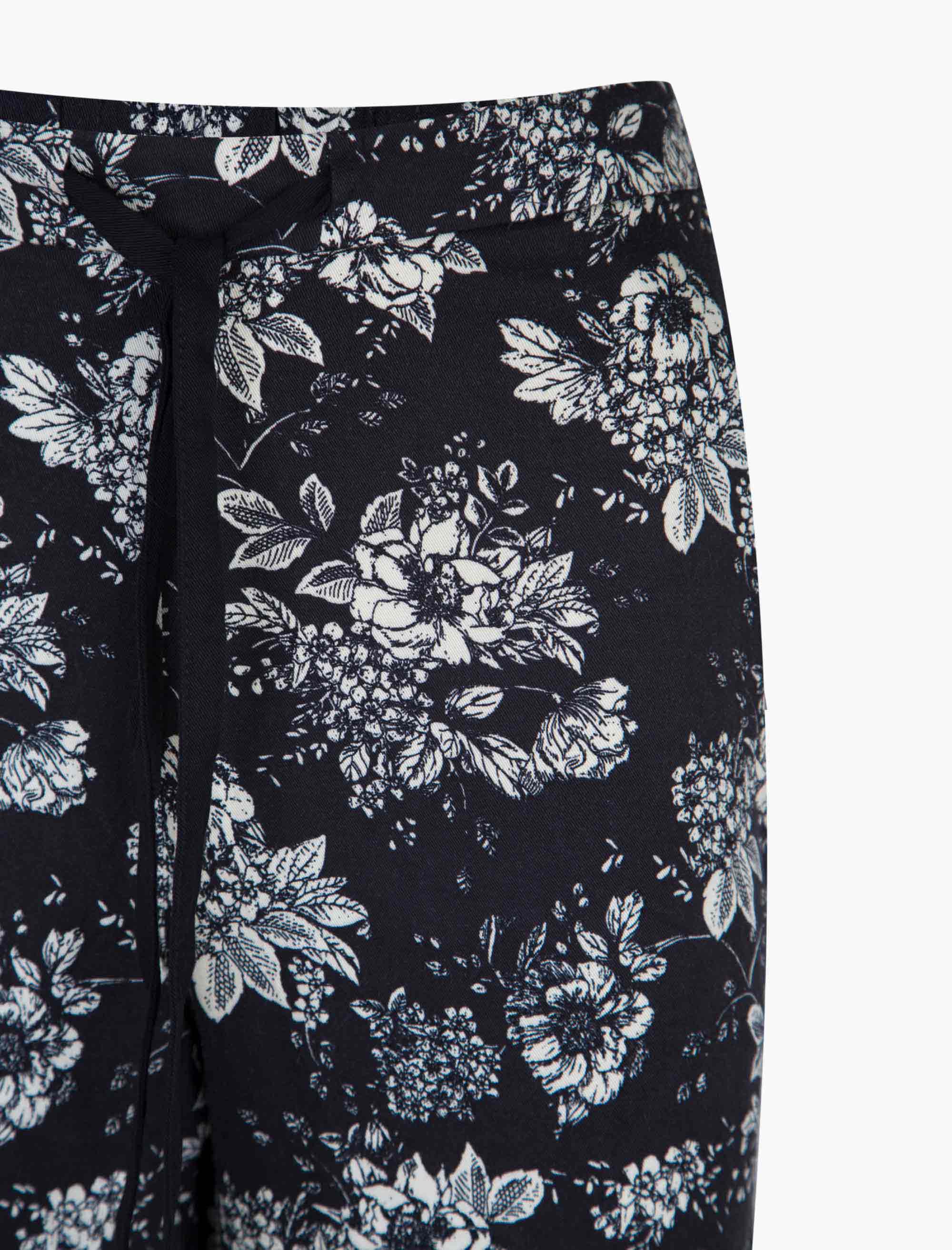 شلوار زنانه