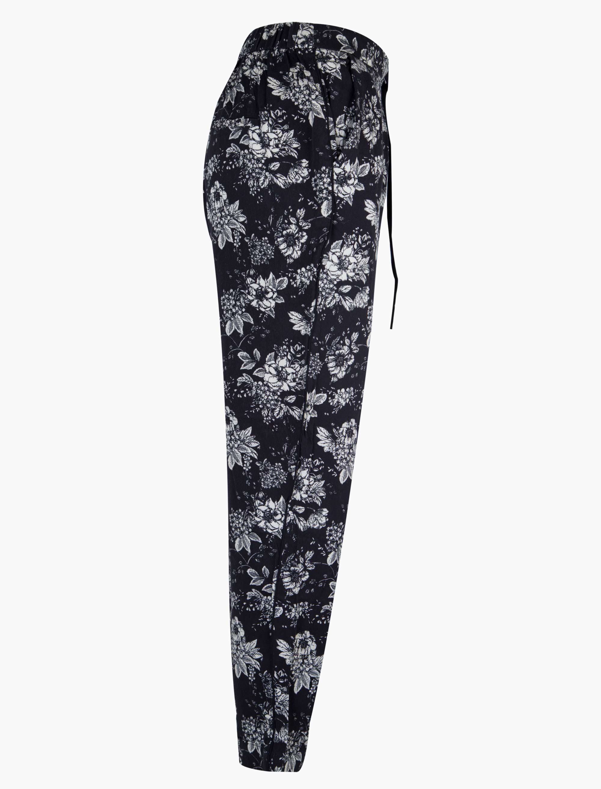 شلوار زنانه