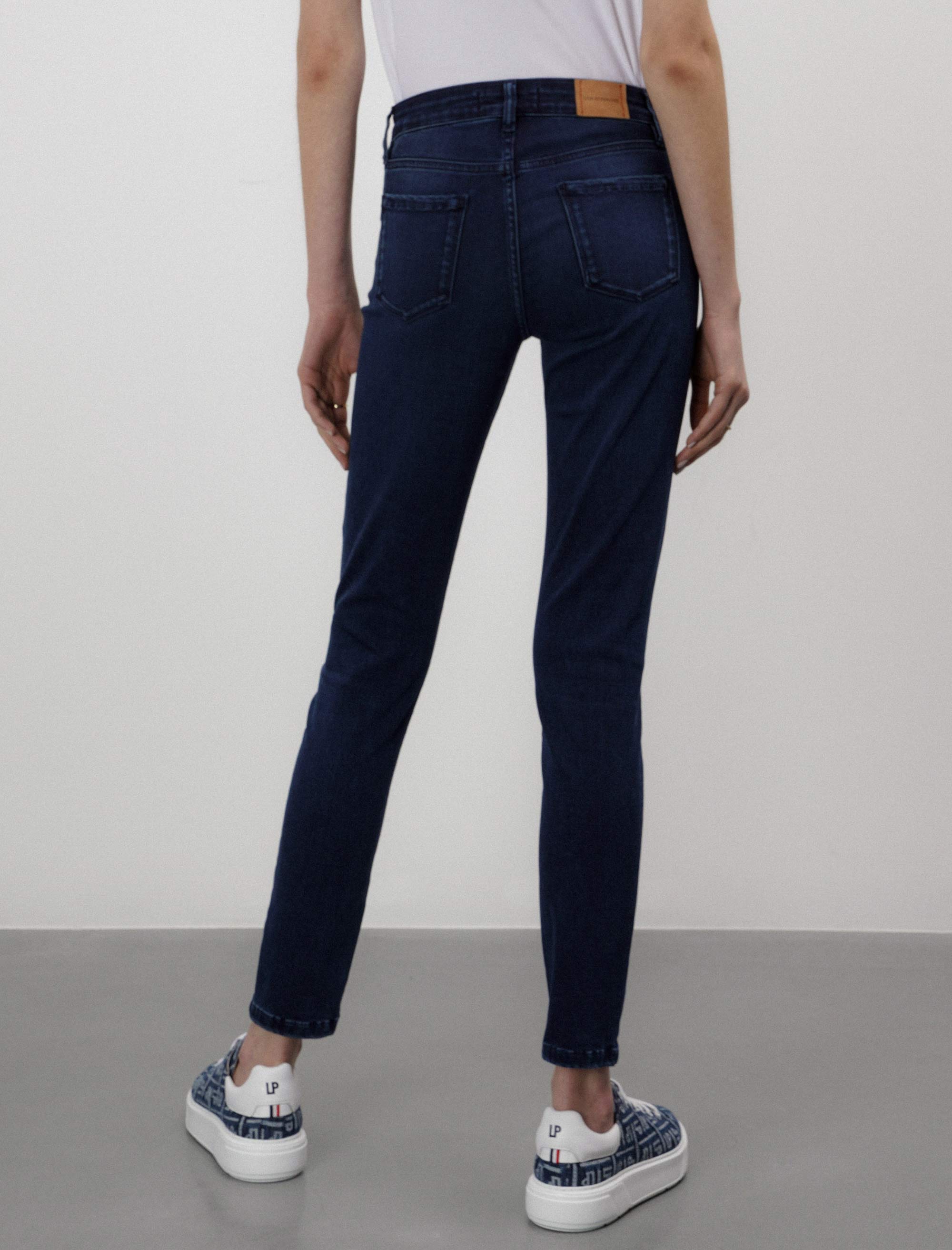 شلوار جین زنانه