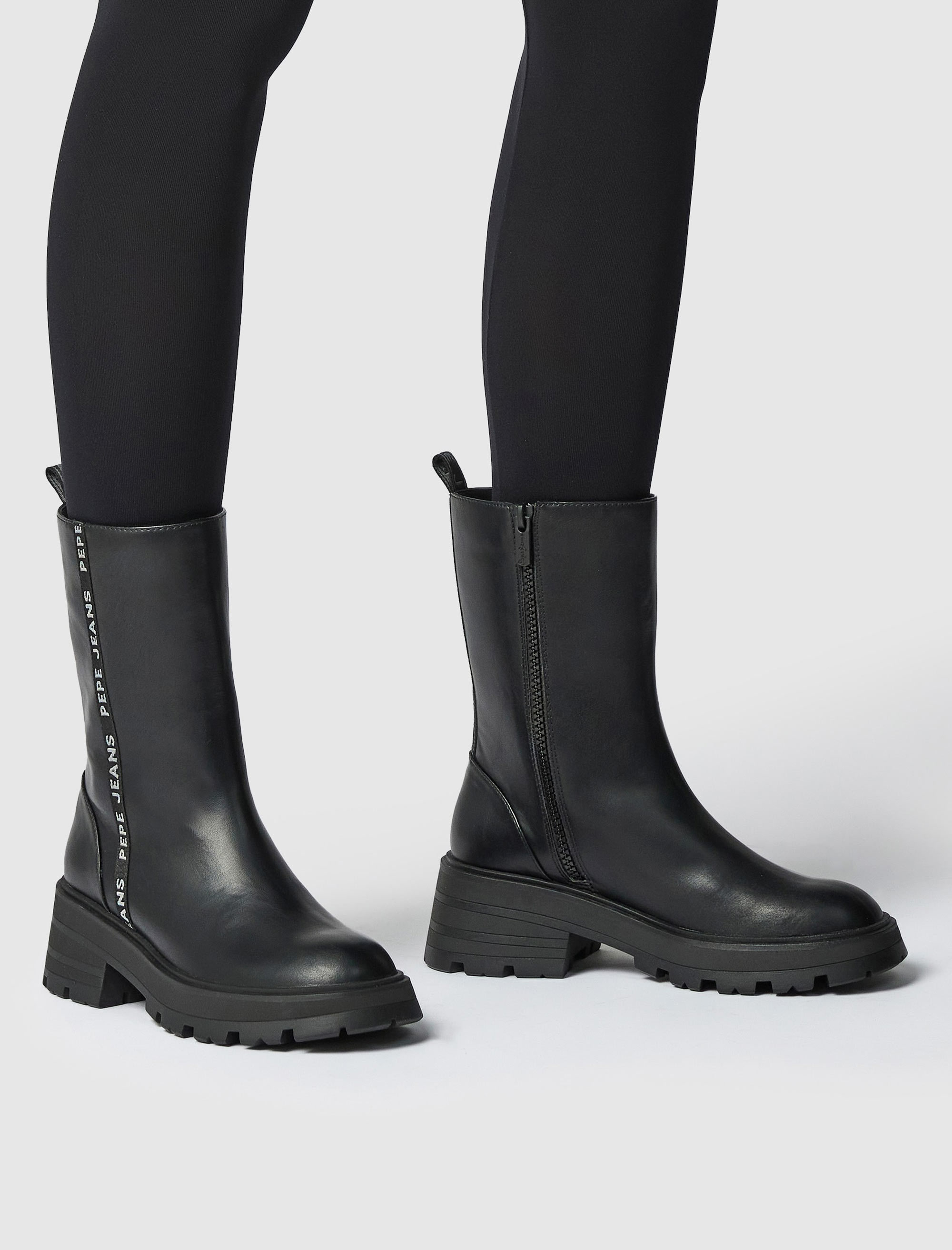 نیم بوت زنانه