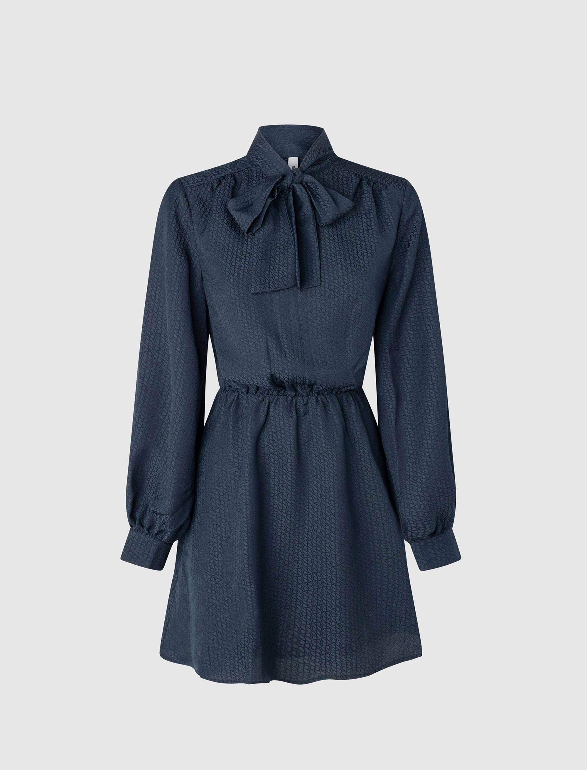 پیراهن زنانه