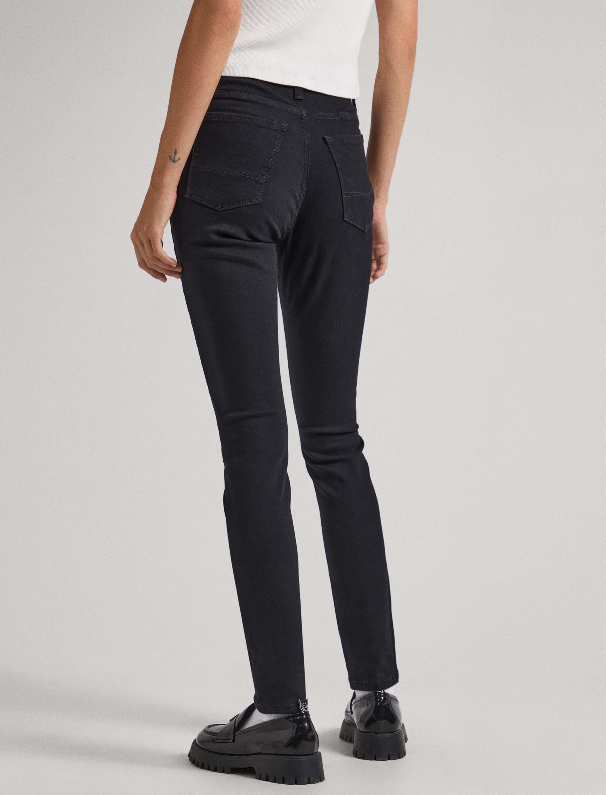 شلوار جین زنانه