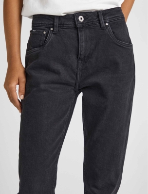 شلوار جین زنانه