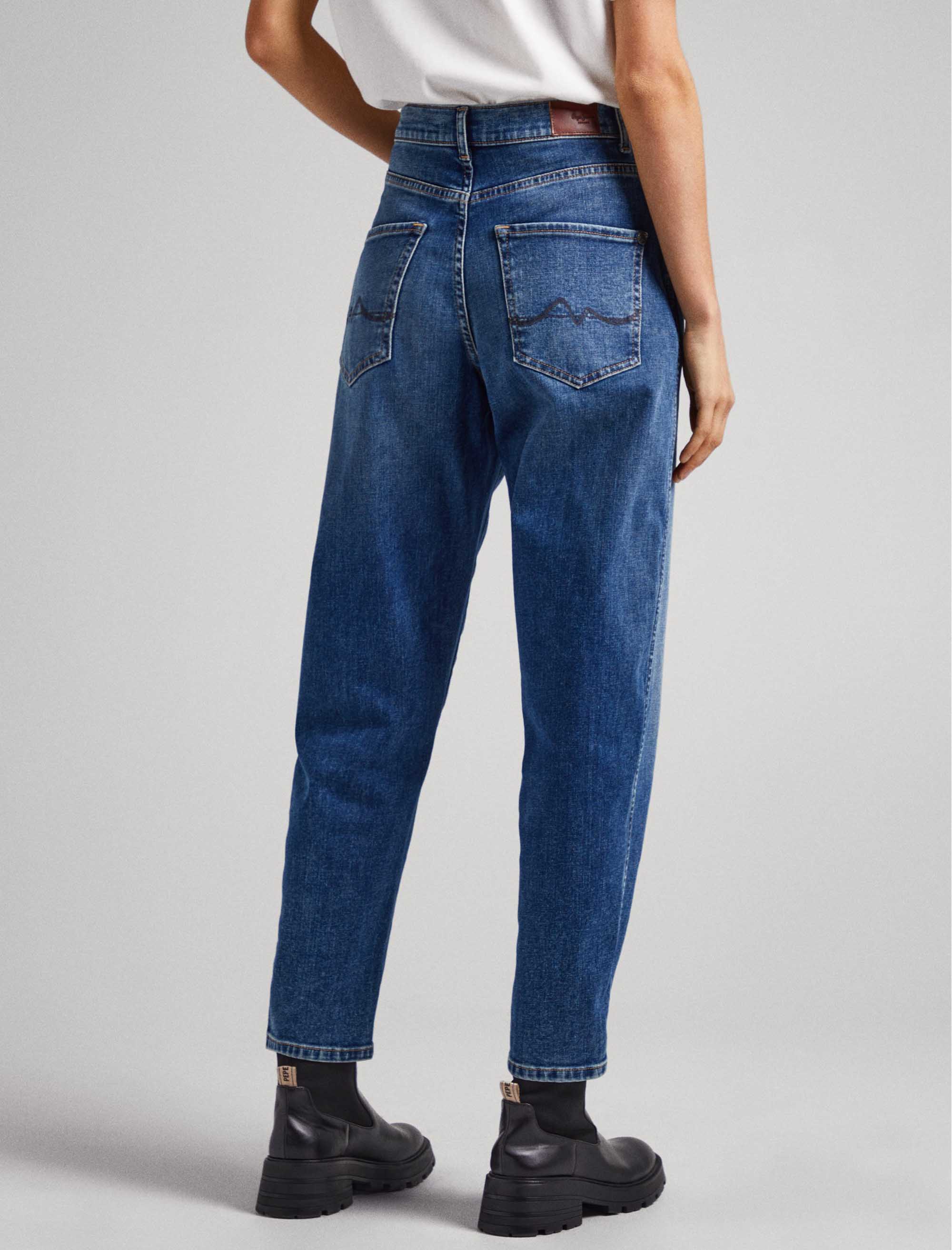 شلوار جین زنانه