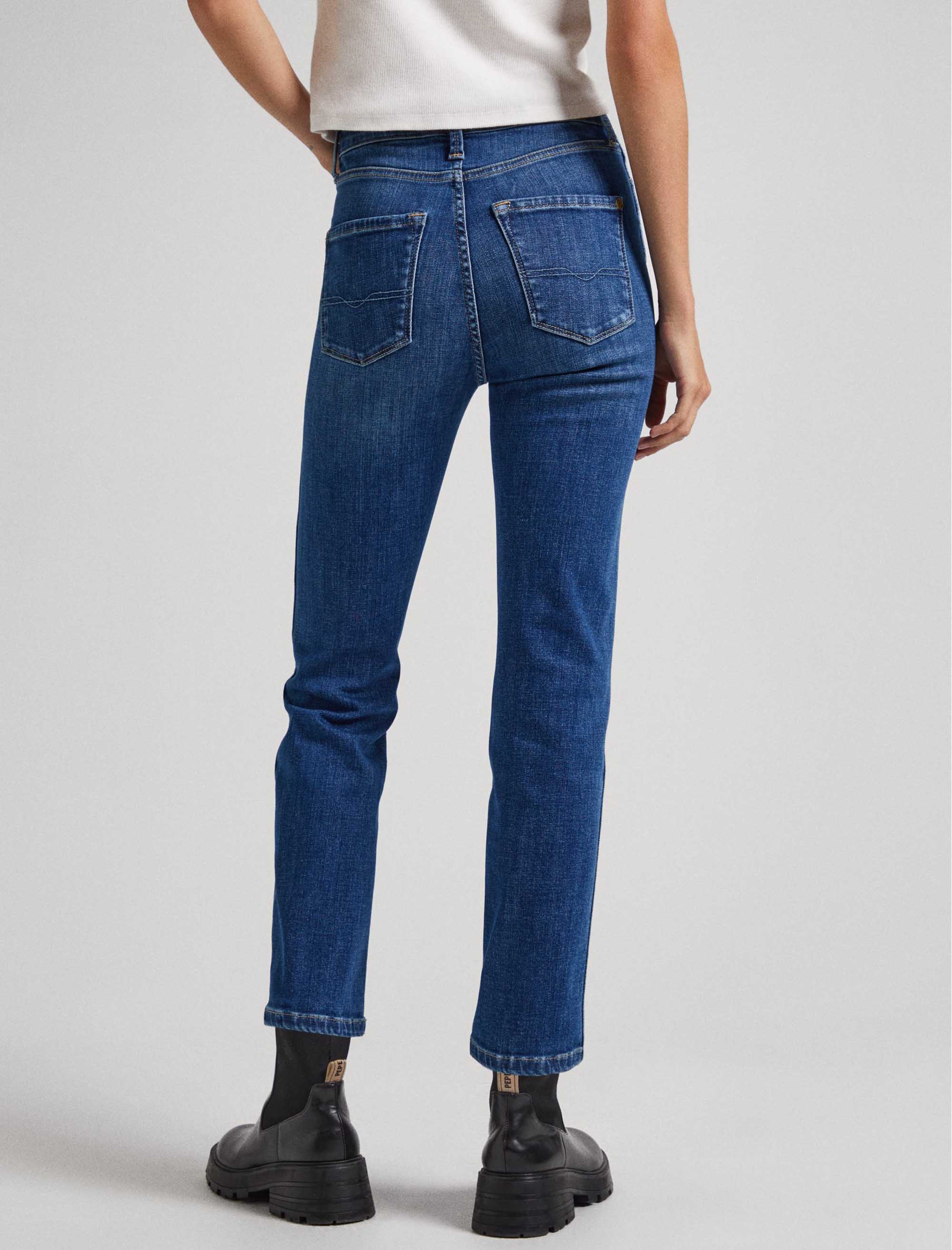 شلوار جین زنانه