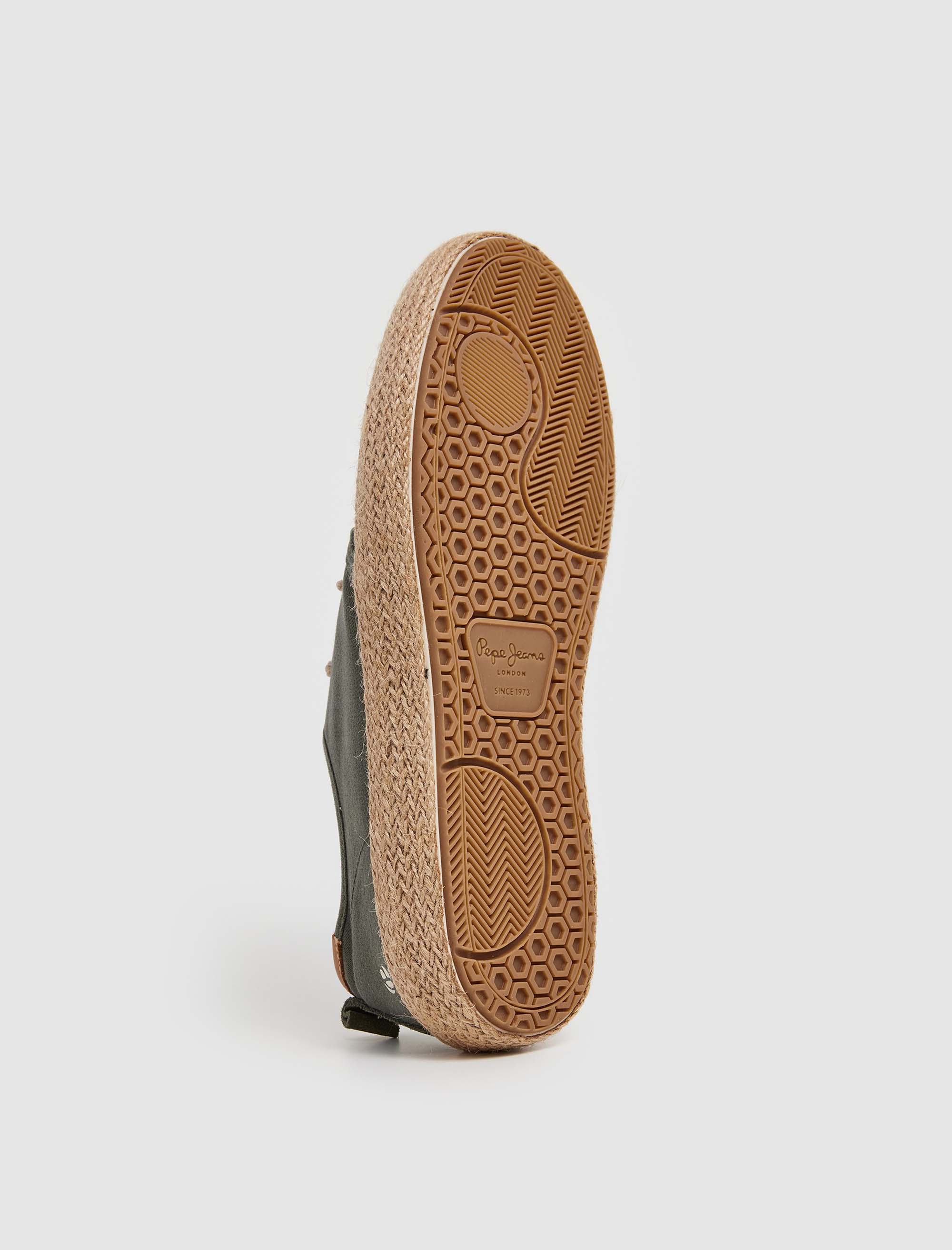 کفش روزمره مردانه