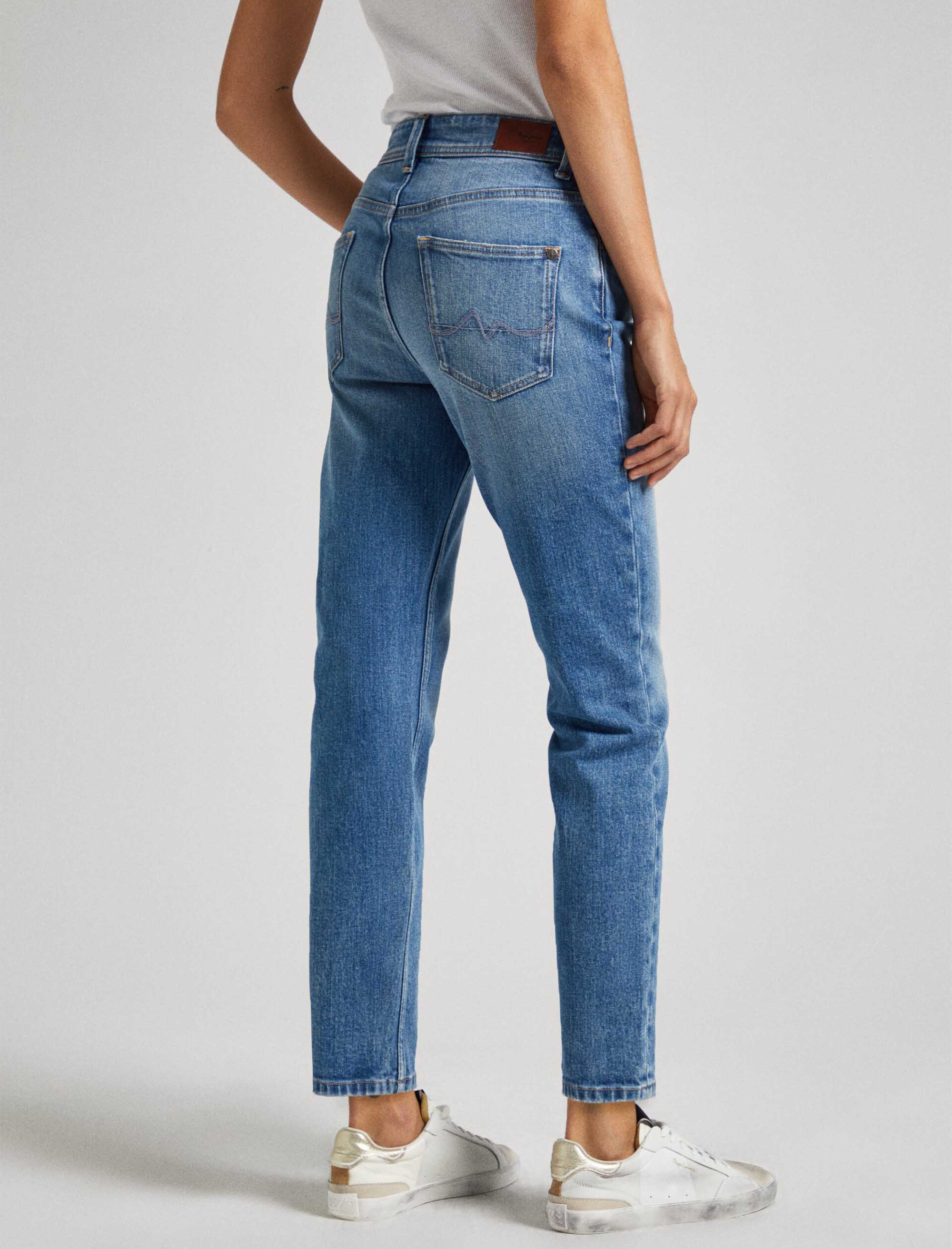 شلوار جین زنانه