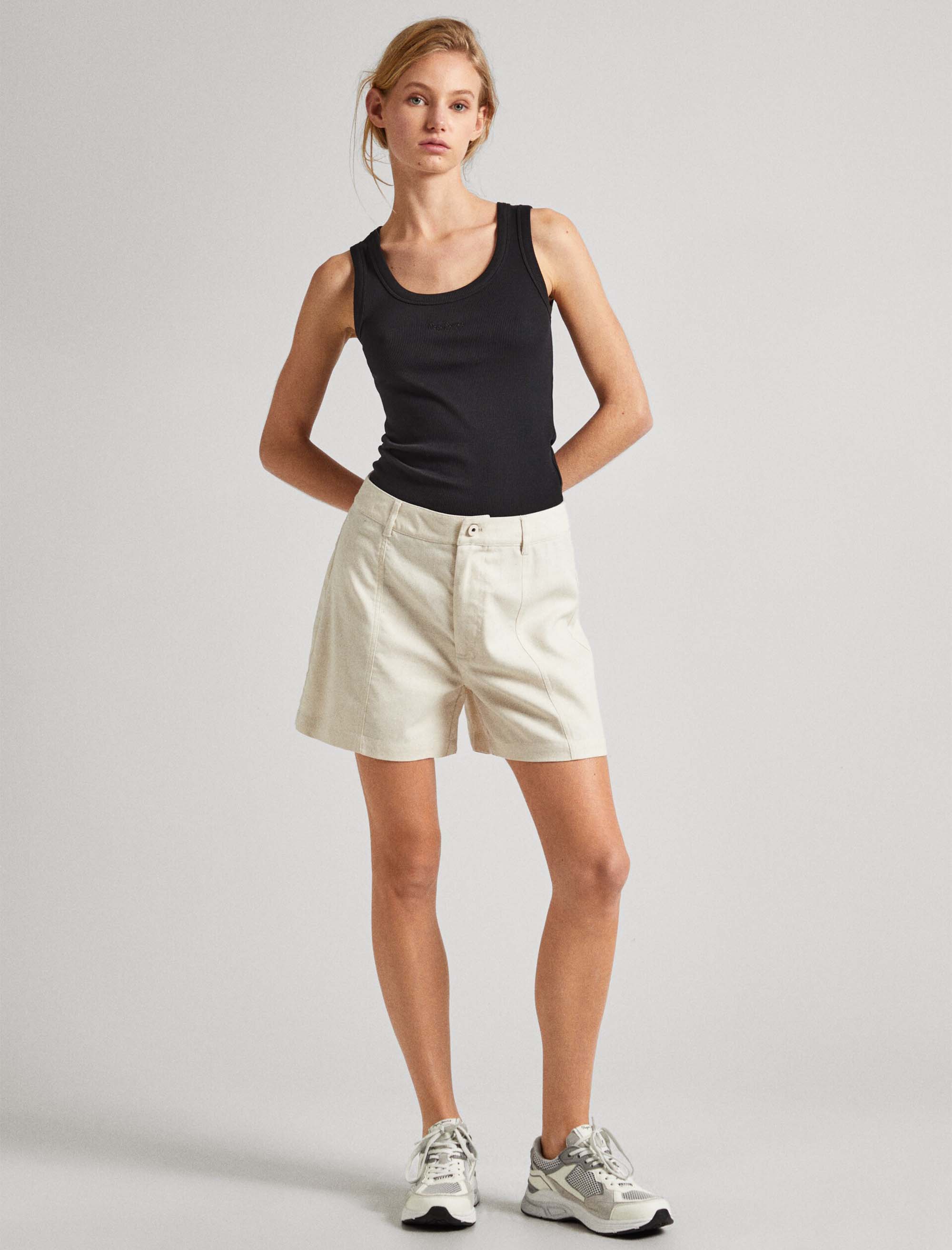 شلوارک زنانه