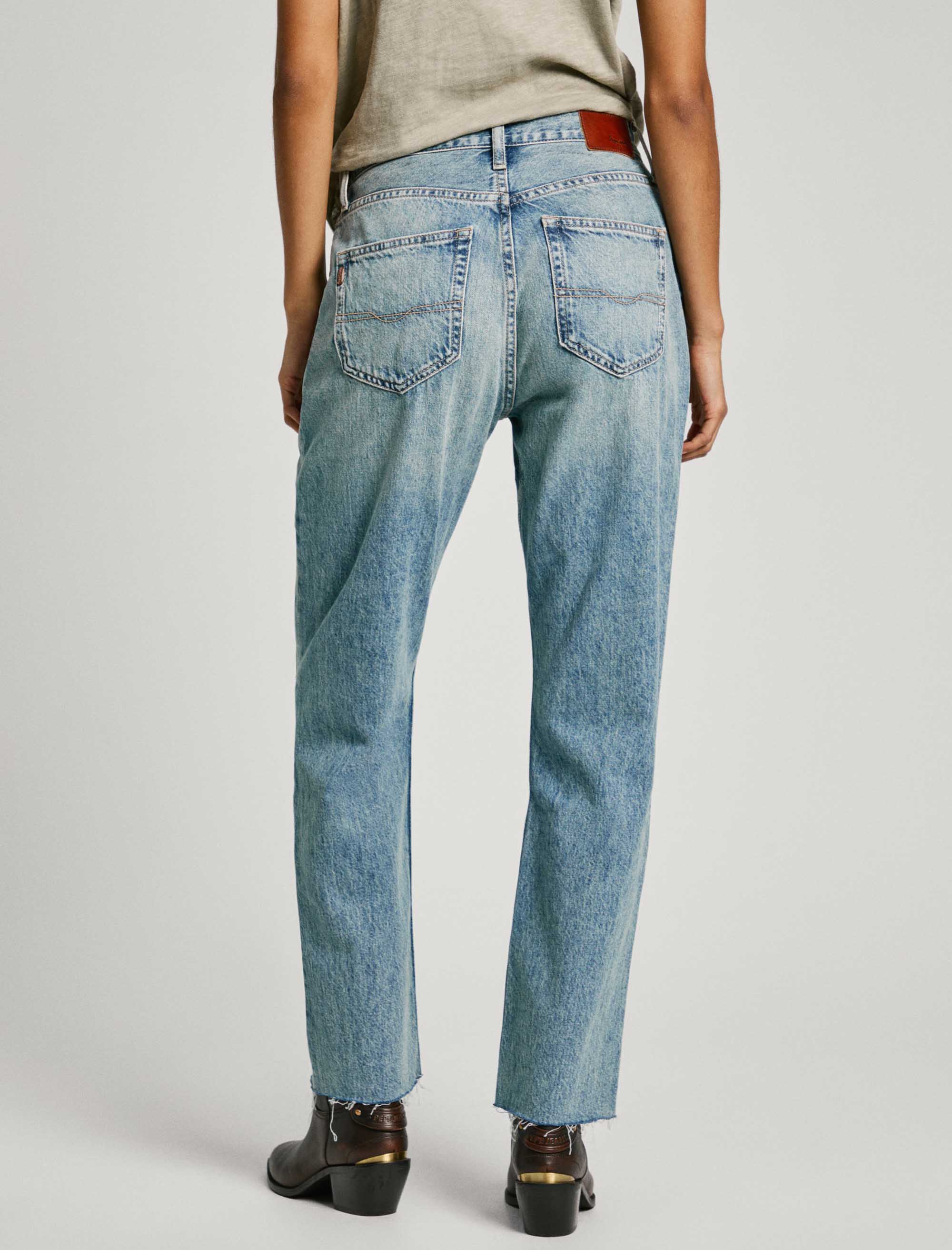 شلوار جین زنانه